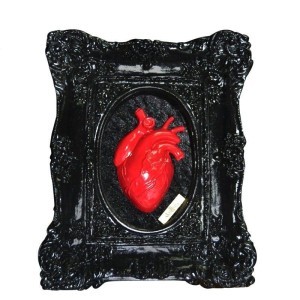 Skullture Frame – Black Red Heart